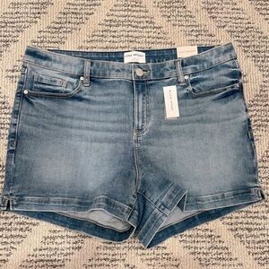 Lane Bryant Signature Fit Midi Short